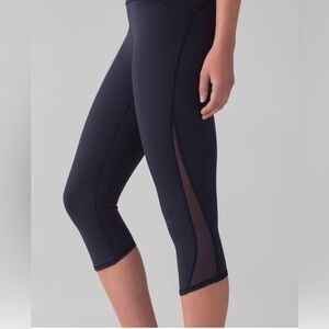 Lululemon Women Train Times Crop (EUC)